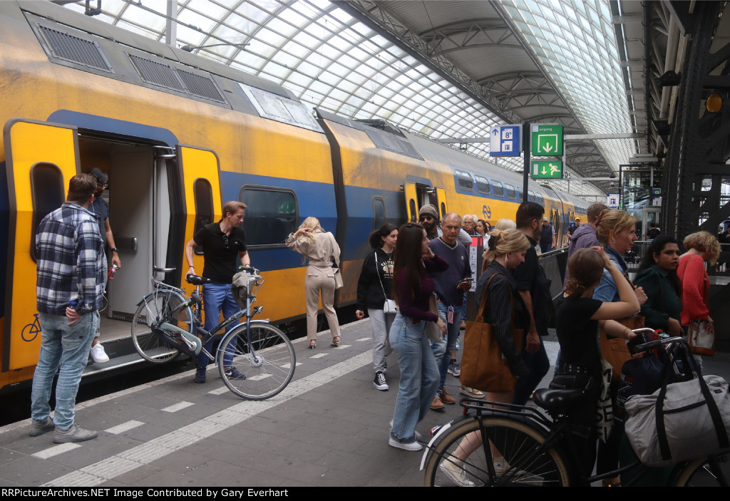 NS VIRM #8637 - Nederlandse Spoorwegen 